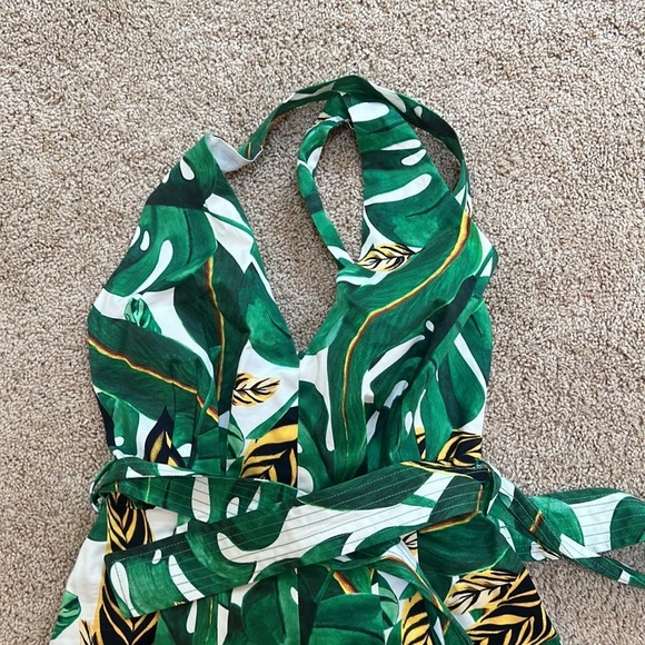 New! FARM RIO XS Green multi tropical palm leaf print wide leg halter jumpsuit - Picture 3 of 12